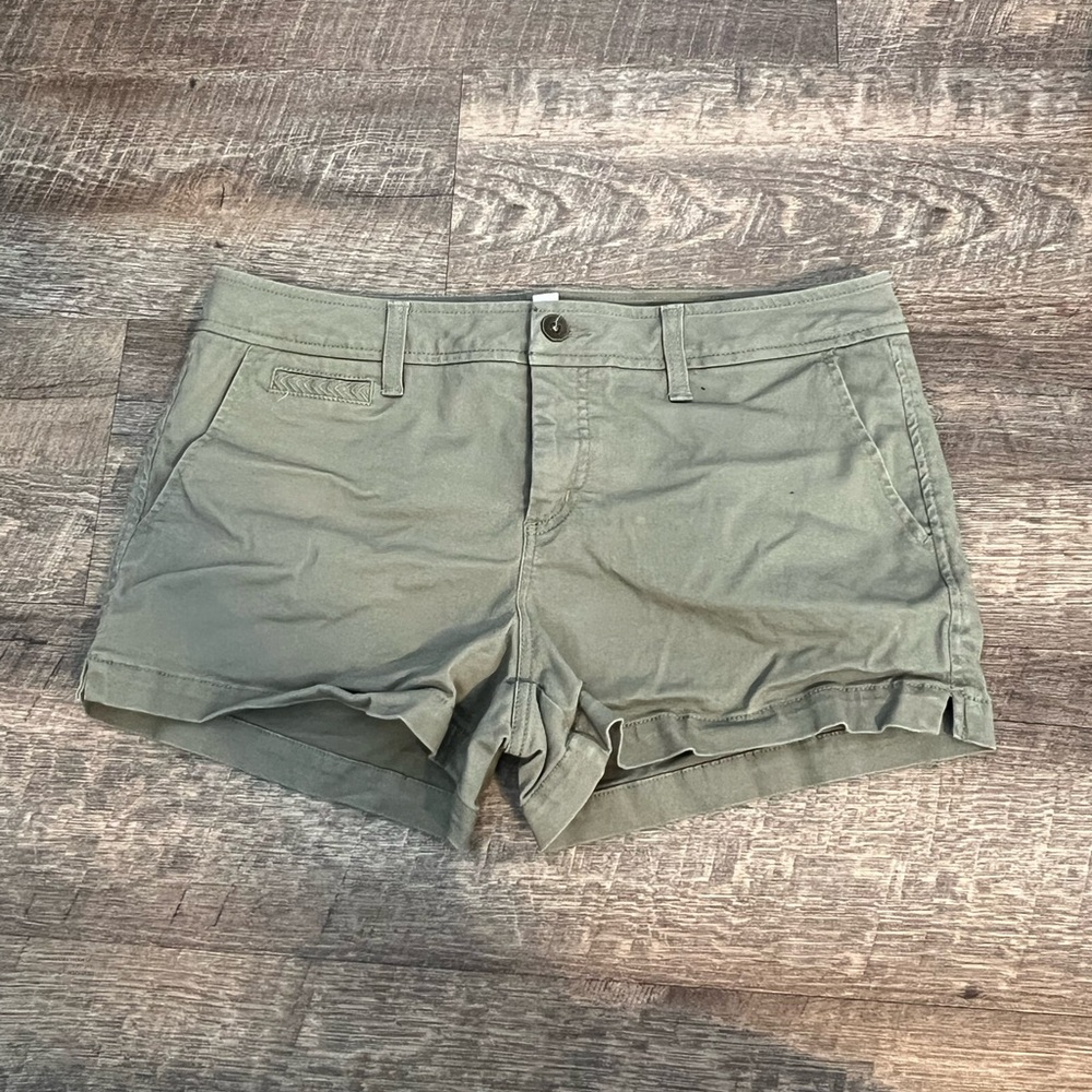 Market & Spruce Olive Cargo Shorts